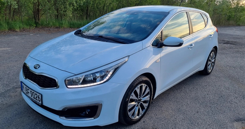 Kia Ceed cena 43500 przebieg: 183000, rok produkcji 2016 z Zawiercie małe 562